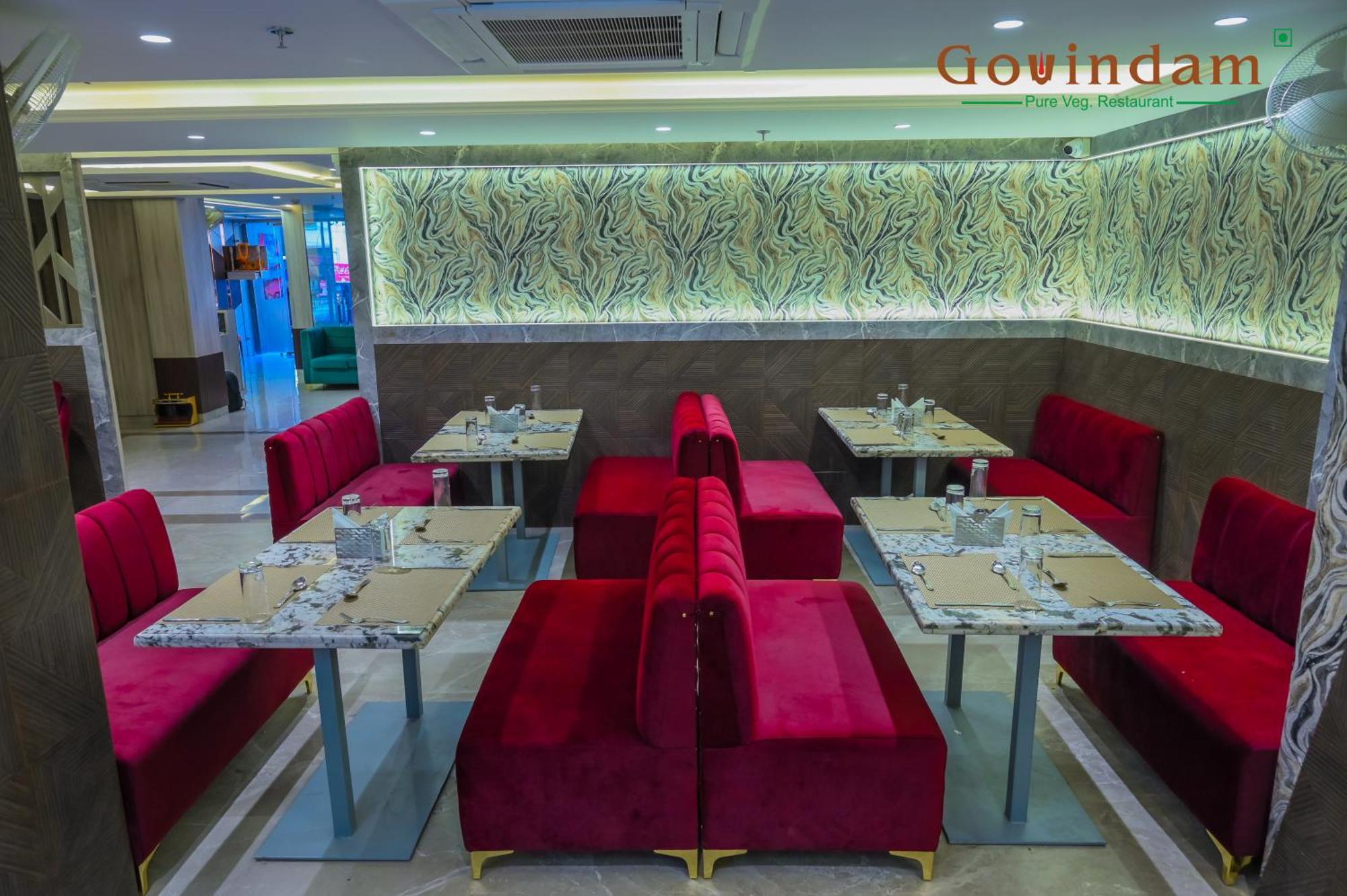 Hotel Golden Petals Váránaszi Kültér fotó